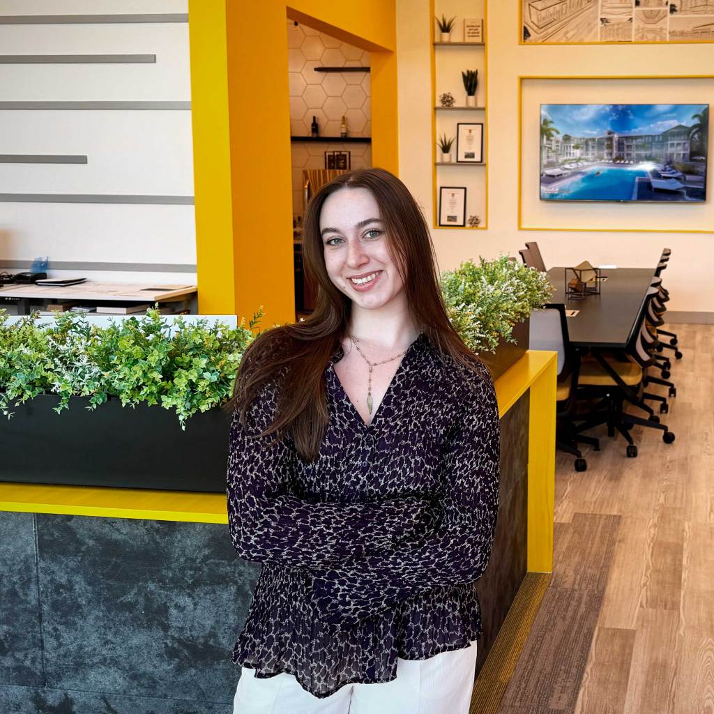 Serena Scalcione - Bold Line Design - Square