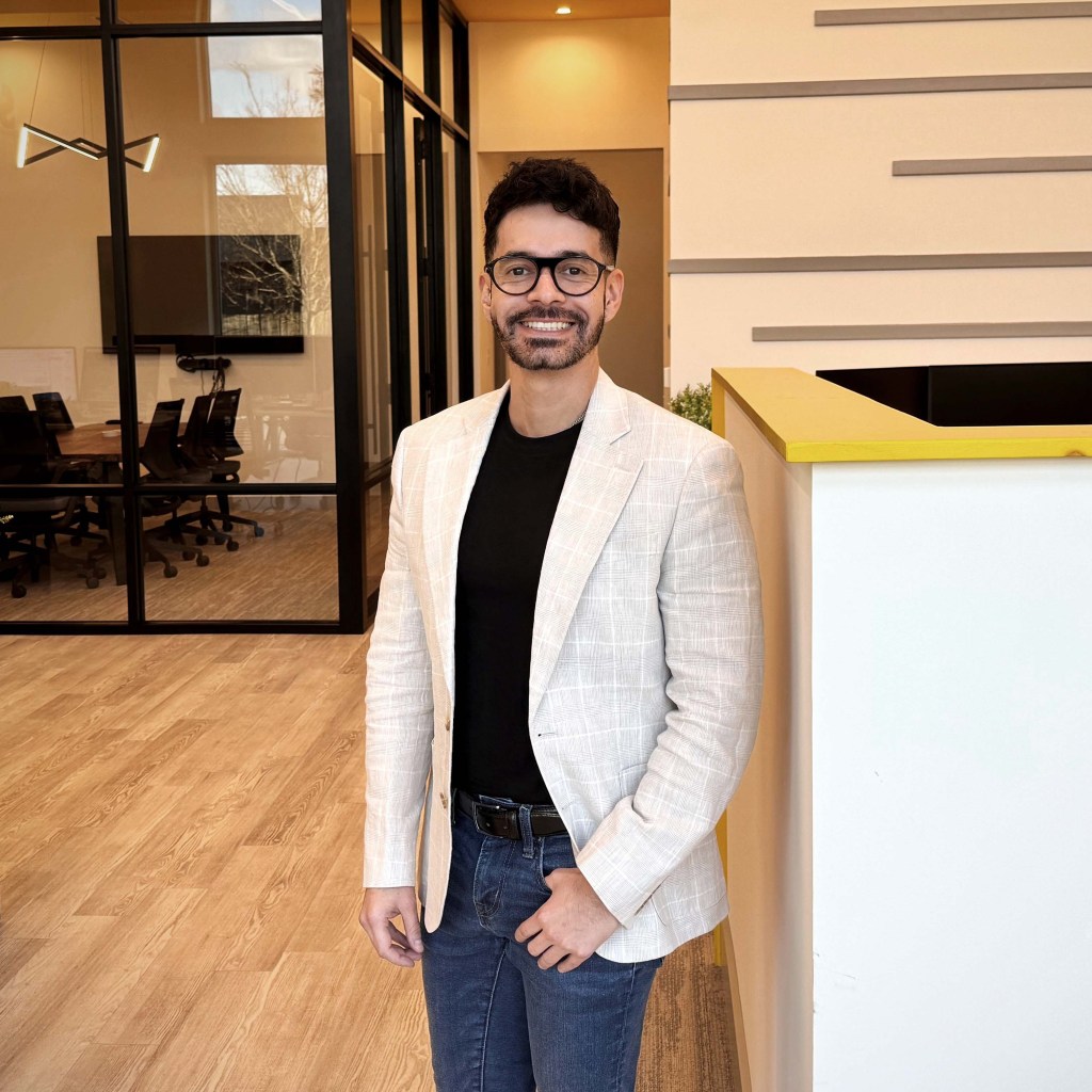 Alejandro Davila - Bold Line Design